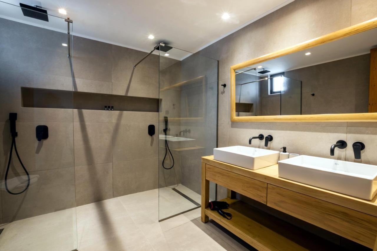 Cato Agro 5, Seafront Villa With Private Pool Afiartis Eksteriør billede